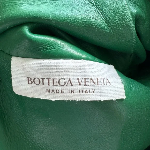 Authentic Bottega Veneta Small Pouch in green - Picture 7 of 12